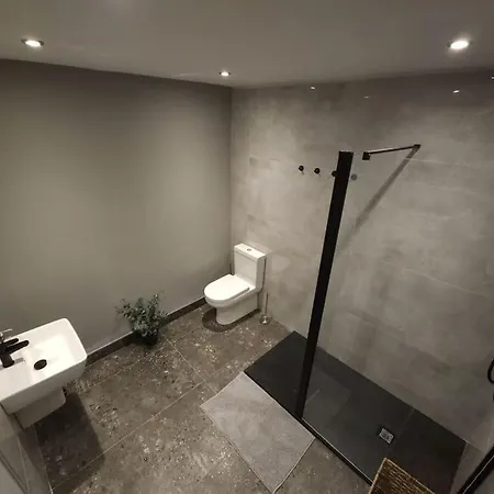 Апартаменты Beautiful Off Grafton St !
